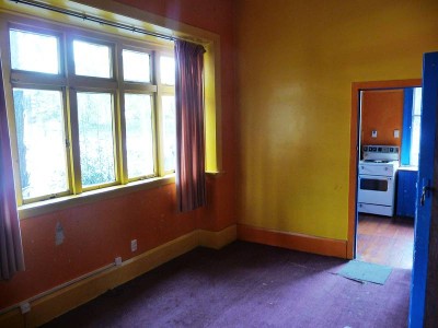 Sunny Two Bedroom Flat Picture