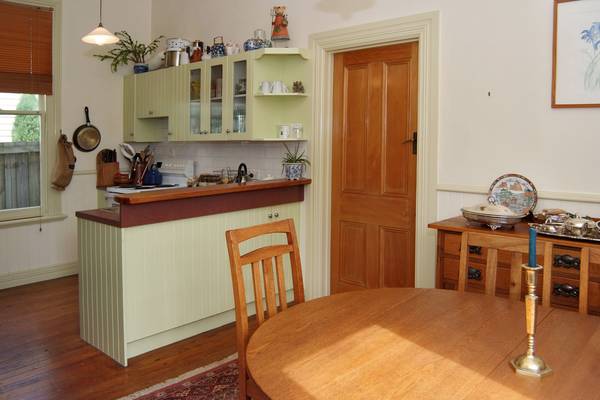 Alice in Wonderland - Alice Cottage Picture 2
