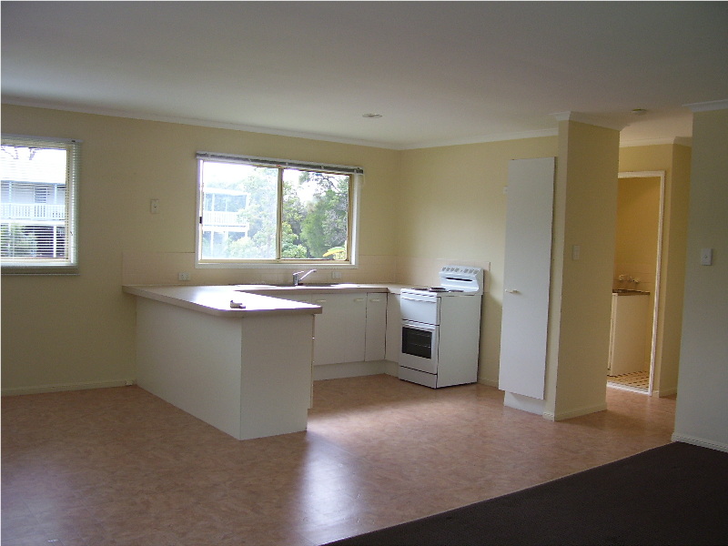 WALK TO JETTY Picture 2