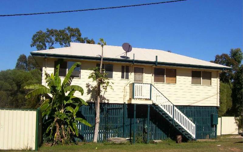 WALK TO JETTY Picture 1