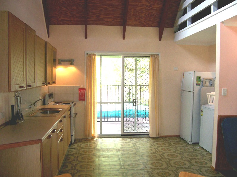 COAST ROAD COTTAGE - FULLY FURNISHED Picture 3