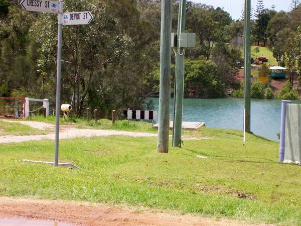 Beautiful water views you can't loose and water access too Picture 1