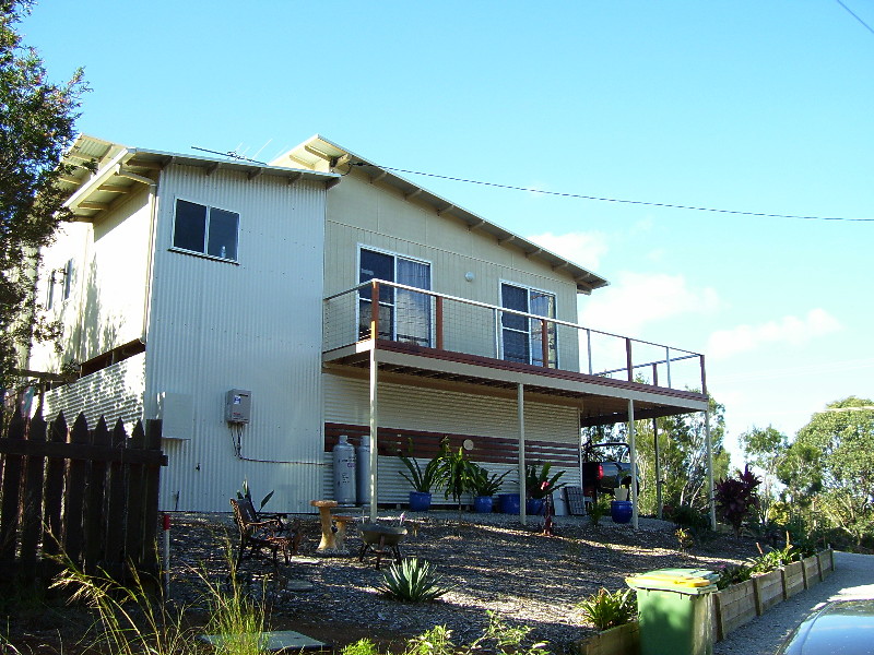 5 MINUTES WALK TO JETTY Picture