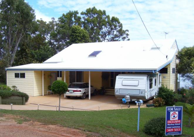 YOUR OWN WATERFRONT RESORT, BE ON HOLIDAYS 24/7 Picture 2