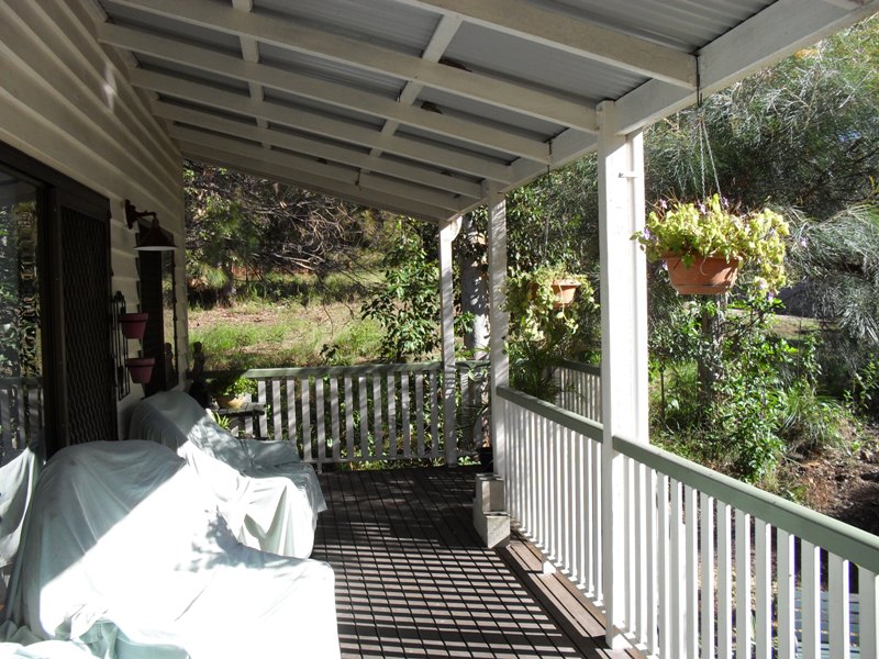 QUEENSLANDER - WATER GLIMPSES Picture 3