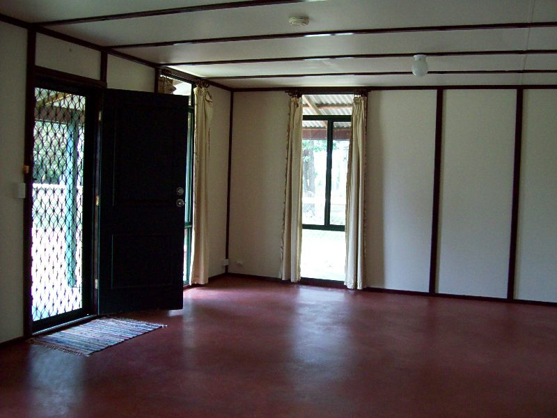 Great location with water glimpses Picture