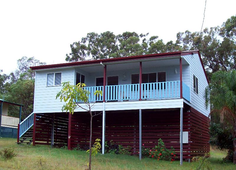 5 MINUTE WALK TO THE WATER Picture