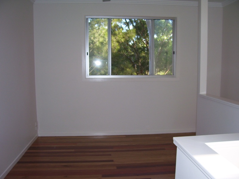 OPPORTUNITY KNOCKS - LOCATION, LOCATION Picture 3