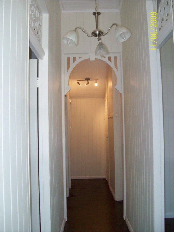 GREAT CENTRAL LOCATION Picture 2