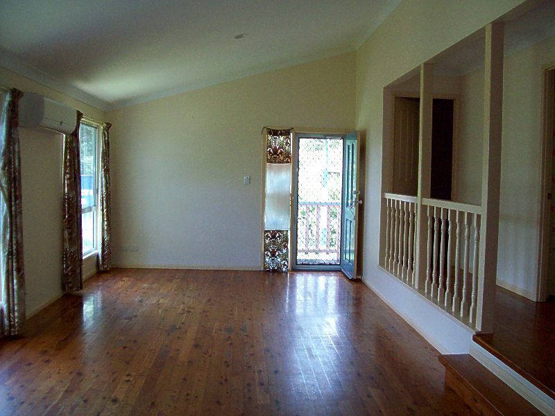 Walk to School & Shops Picture 2