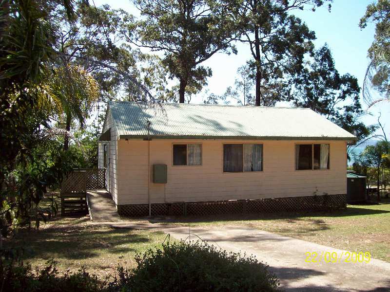 ABSOLUTE WATERFRONT Picture 2