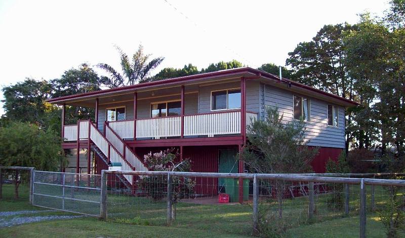 EXCELLENT FAMILY HOME Picture 1