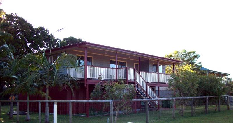 EXCELLENT FAMILY HOME Picture 2