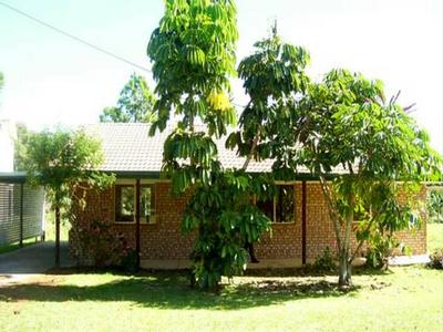 WALK TO SCHOOL, SHOPS & JETTY Picture WALK TO SCHOOL, SHOPS & JETTY Picture