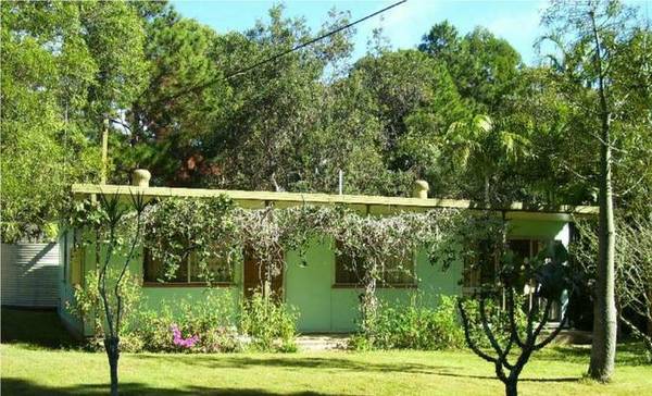 GREAT CENTRALLY LOCATED Picture 1