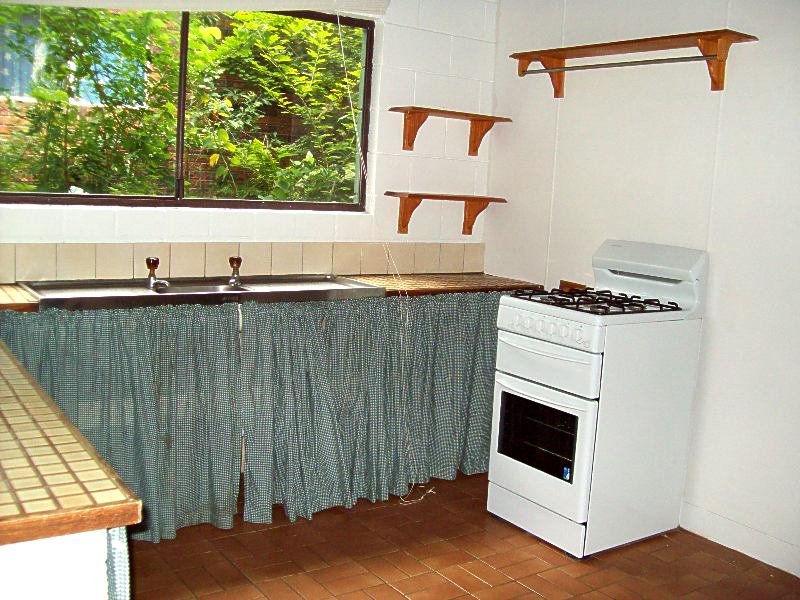 COSY COTTAGE - Ideal for Singles Picture 3