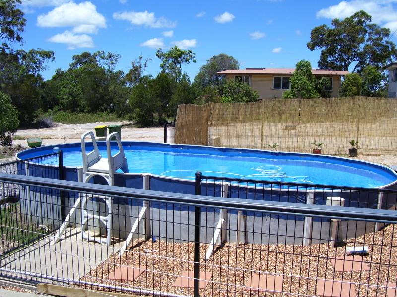WALK TO JETTY, SHOPS & SCHOOL Picture 2