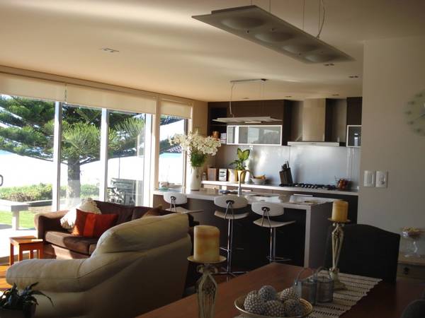 Sit Back and Watch the Wave Roll In. Picture 2