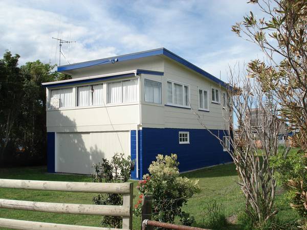 Across the Road from Harbour Picture 1