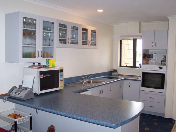 Modern Four Bedroom Home Picture 3