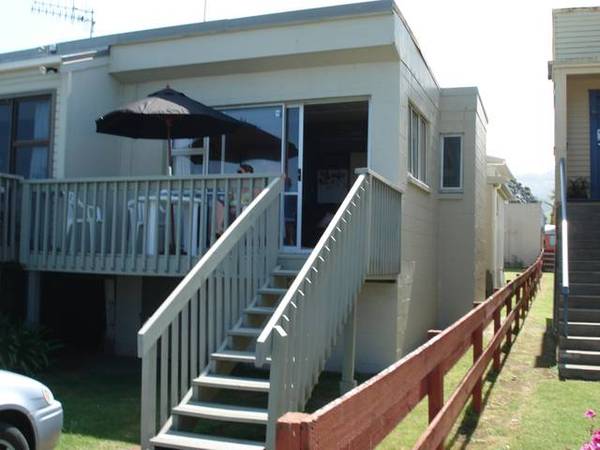 Across The Road to the Beach & Playground Picture 1