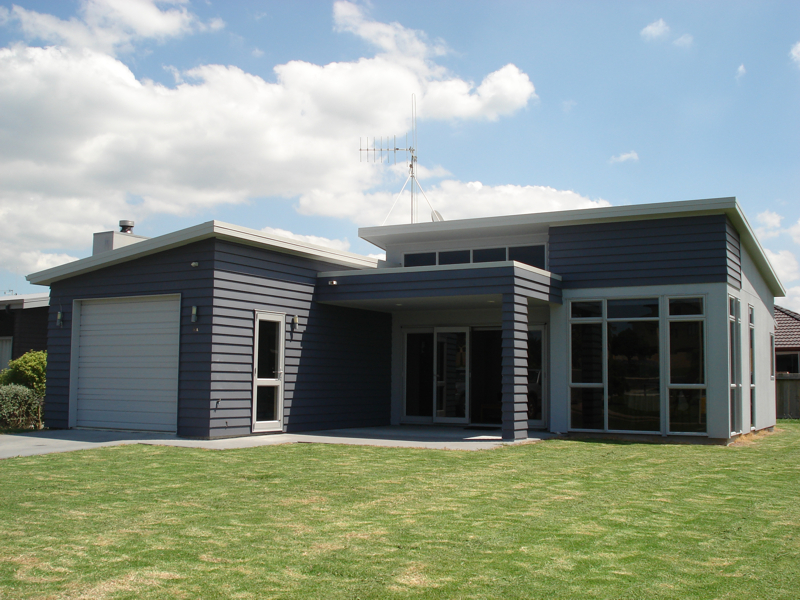 Easy Stroll to Beach Picture 1