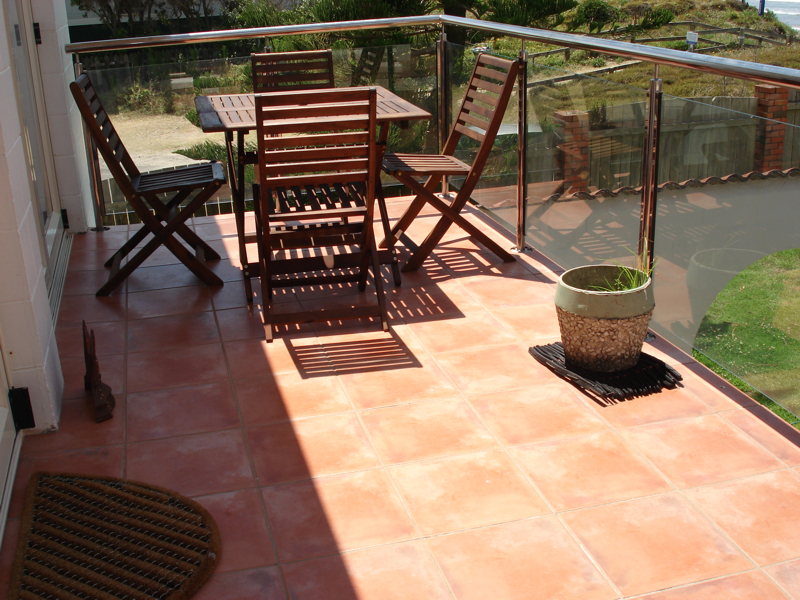 Beach Front - Apartment Picture 3