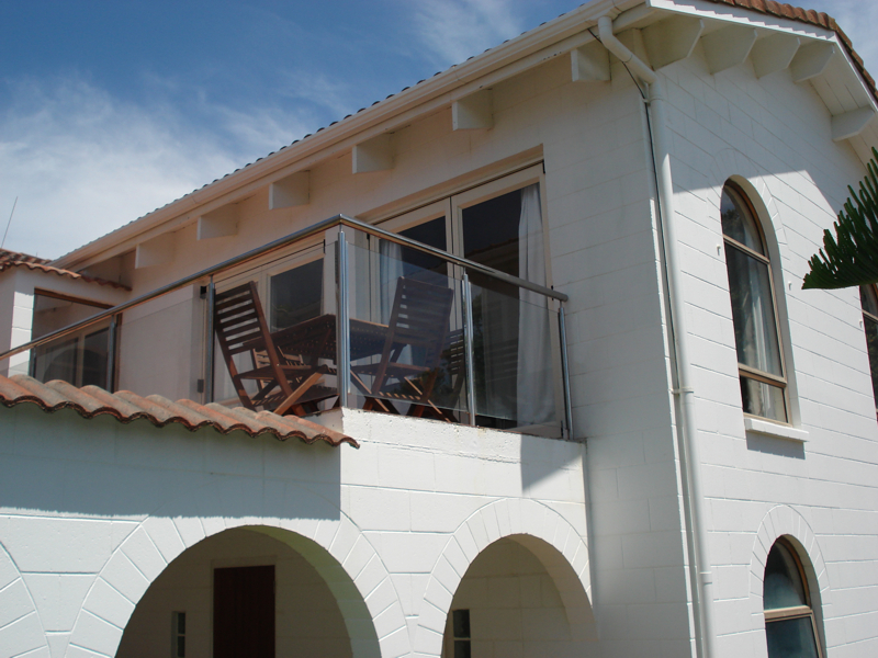 Beach Front - Apartment Picture 1