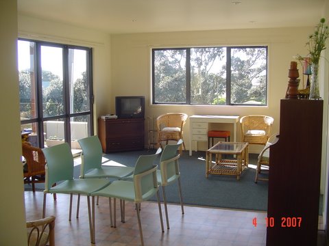 North End Close To Surf Club Picture 3