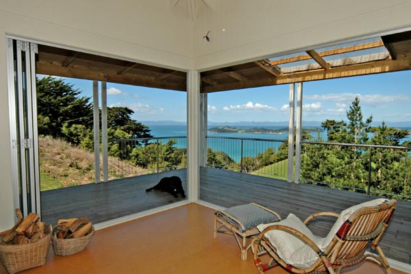 SEA AND SKY FOREVER - COWES BAY Picture 1