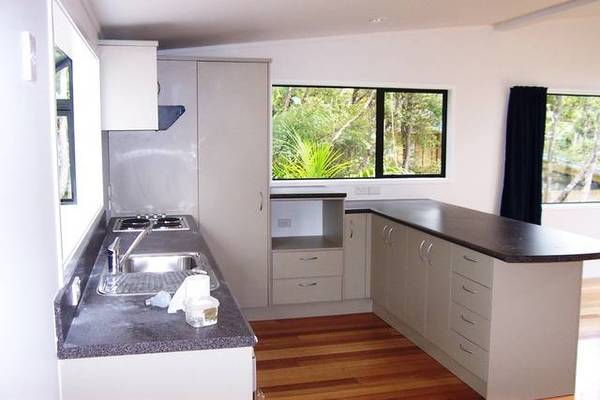 BEAUTIFULLY BRAND NEW FOR YOU! Picture 2