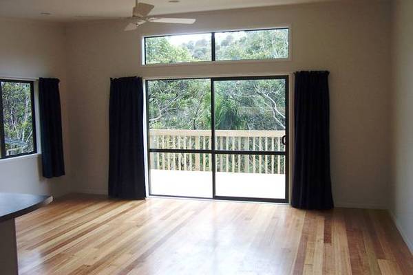 BEAUTIFULLY BRAND NEW FOR YOU! Picture 3