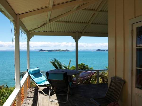 KAURI VILLA - ALMOST ON THE BEACH Picture 2