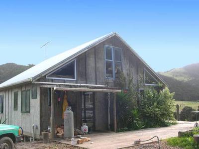 PICTURESQUE AND HISTORICAL TE MATUKU BAY Picture