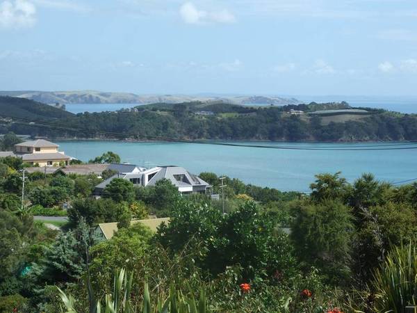 GRAND LADY WITH A PAST Picture 3