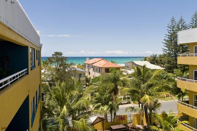 Jefferson Lane, three bedrooms with views. Picture