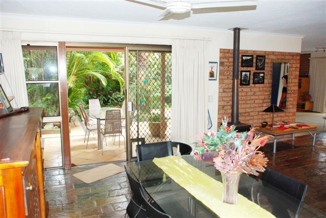 LIKE A HOUSE Picture 1