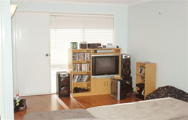 Waterfront living Picture 3