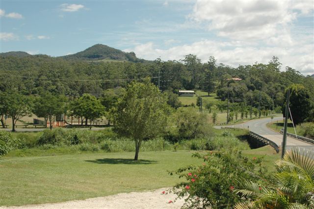 Ideal Family Home with Room for Dads Toy's Picture 3