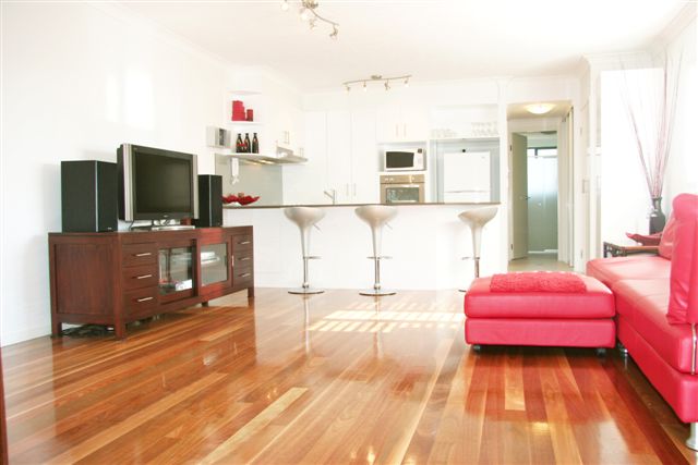 Palm Beach Bargain-Fully Furnished $299,000 Picture 1