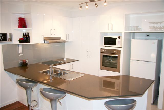 Palm Beach Bargain-Fully Furnished $299,000 Picture 2