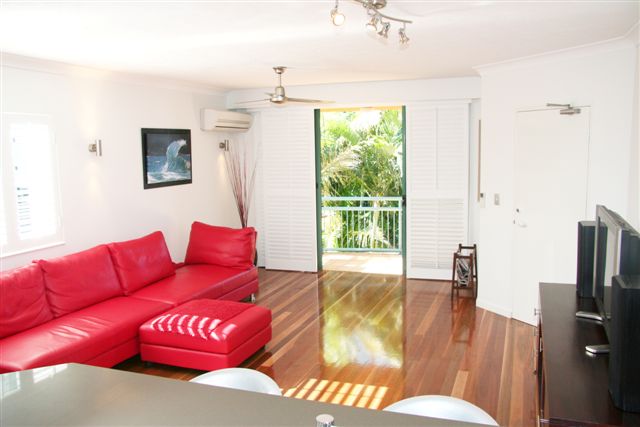 Palm Beach Bargain-Fully Furnished $299,000 Picture 3