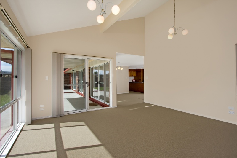 ELEMENTS OF SLEEK MODERNITY Picture 2