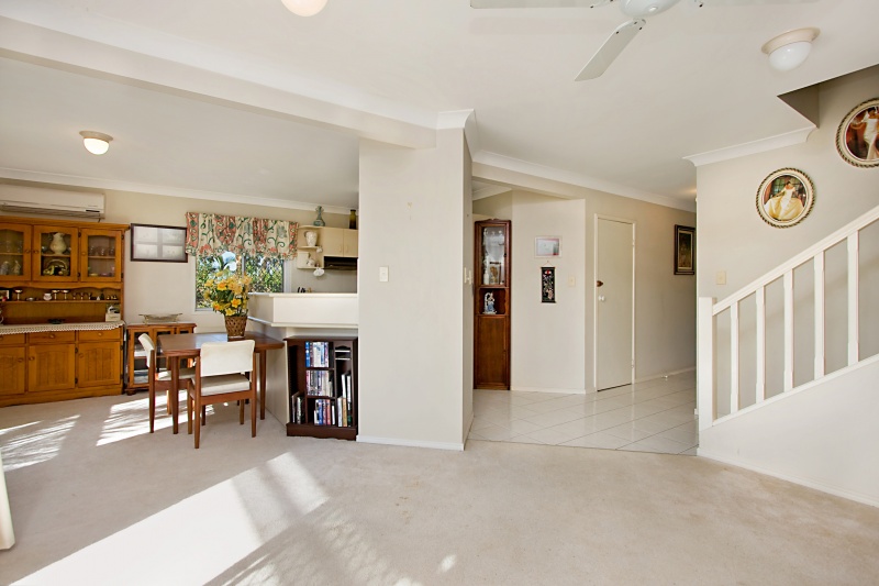 Waterfront townhouse - Low Body Corp Picture 2