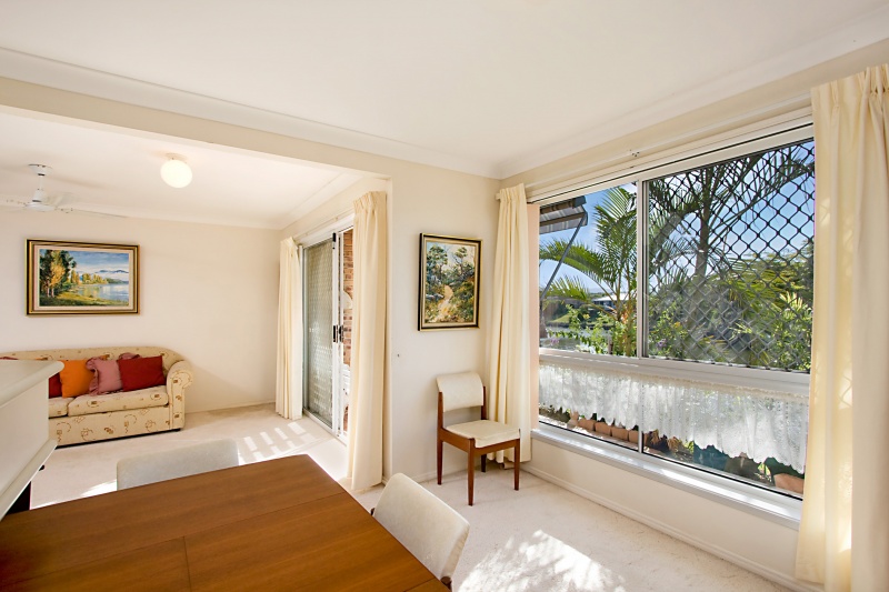 Waterfront townhouse - Low Body Corp Picture 3