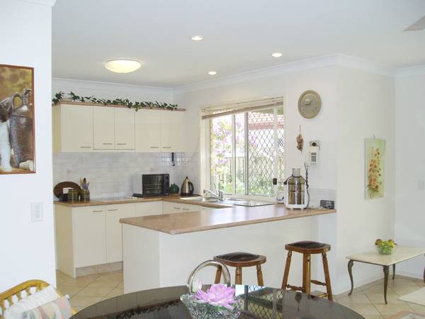 Position, Lifestyle, Immaculate Picture 3