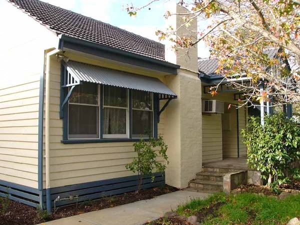 WEATHERBOARD COTTAGE Picture