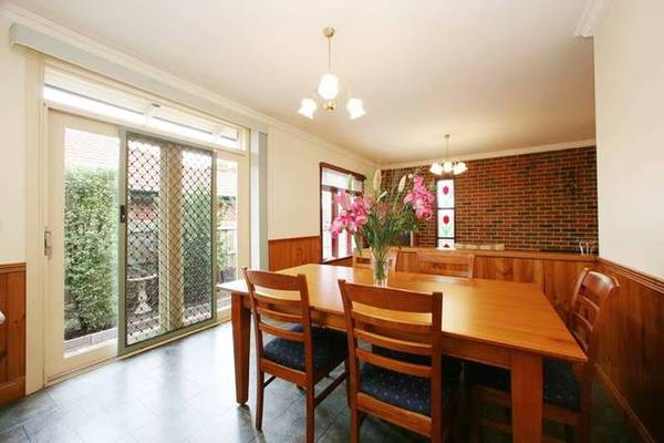 Knoxbridge Estate Entertainer Picture Knoxbridge Estate Entertainer Picture