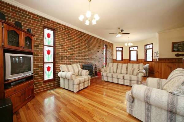 Knoxbridge Estate Entertainer Picture Knoxbridge Estate Entertainer Picture