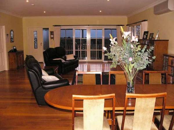 EXCEPTIONAL CITY VIEWS Picture 1